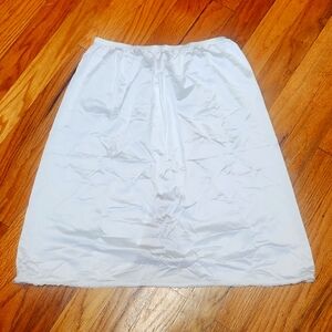 Women's S Slip, EUC